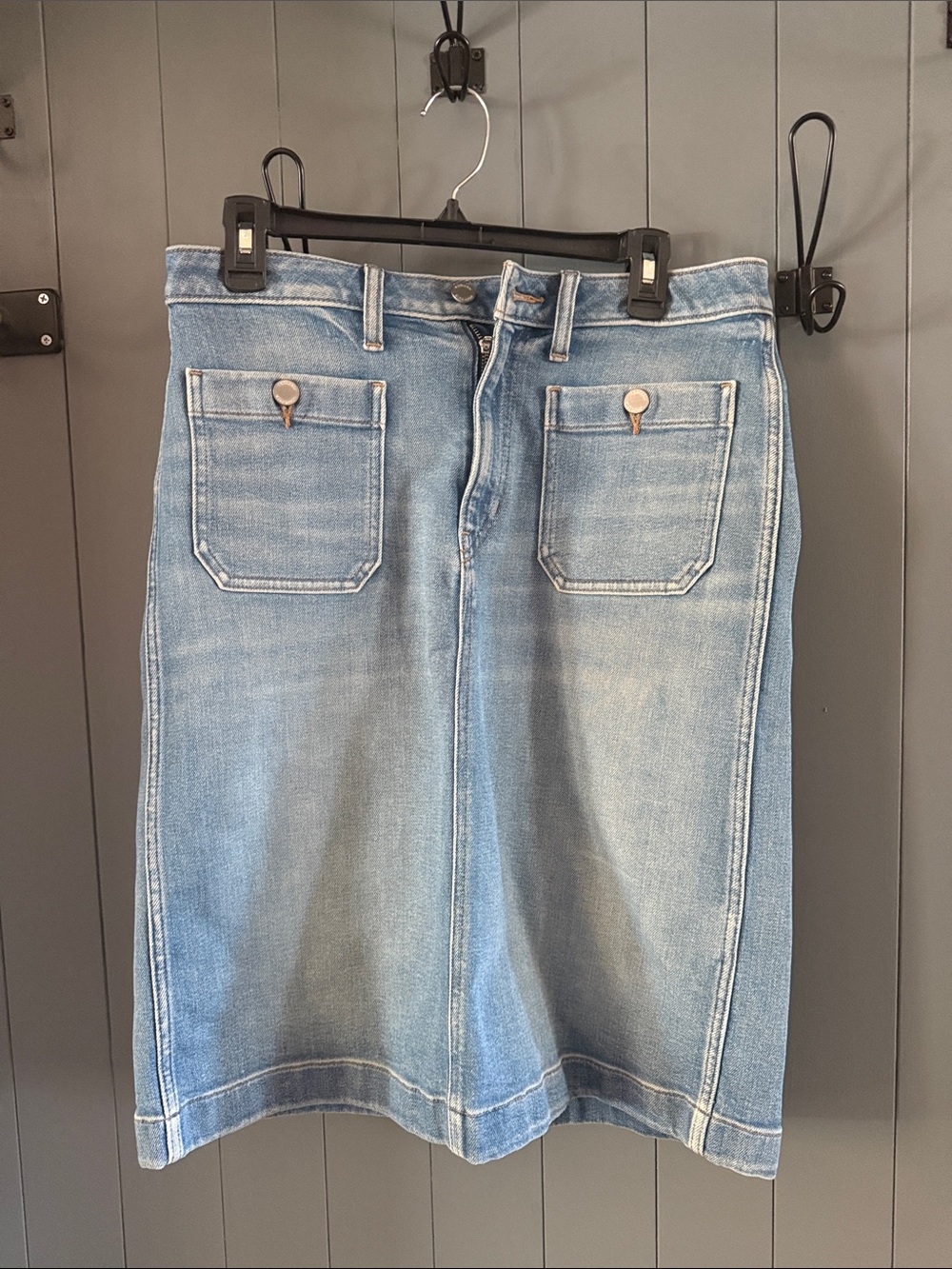 Banana Republic Light Wash Denim Skirt with Front Patch Pockets